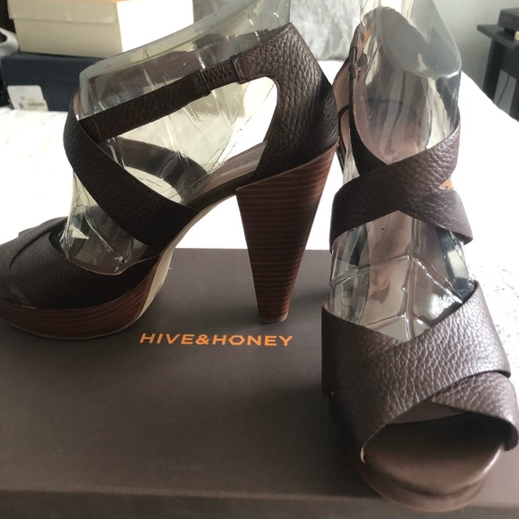 Brown tumbled leather strapped heels worn once - Picture 2 of 4